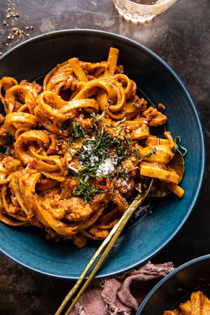 Sült karfiol Bolognese halfbakedharvest.com a sült karfiol Bolognese felső fotója