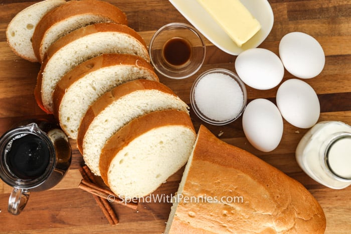 szeletelt kenyér és hozzávalók az Air Fryer francia pirítós elkészítéséhez