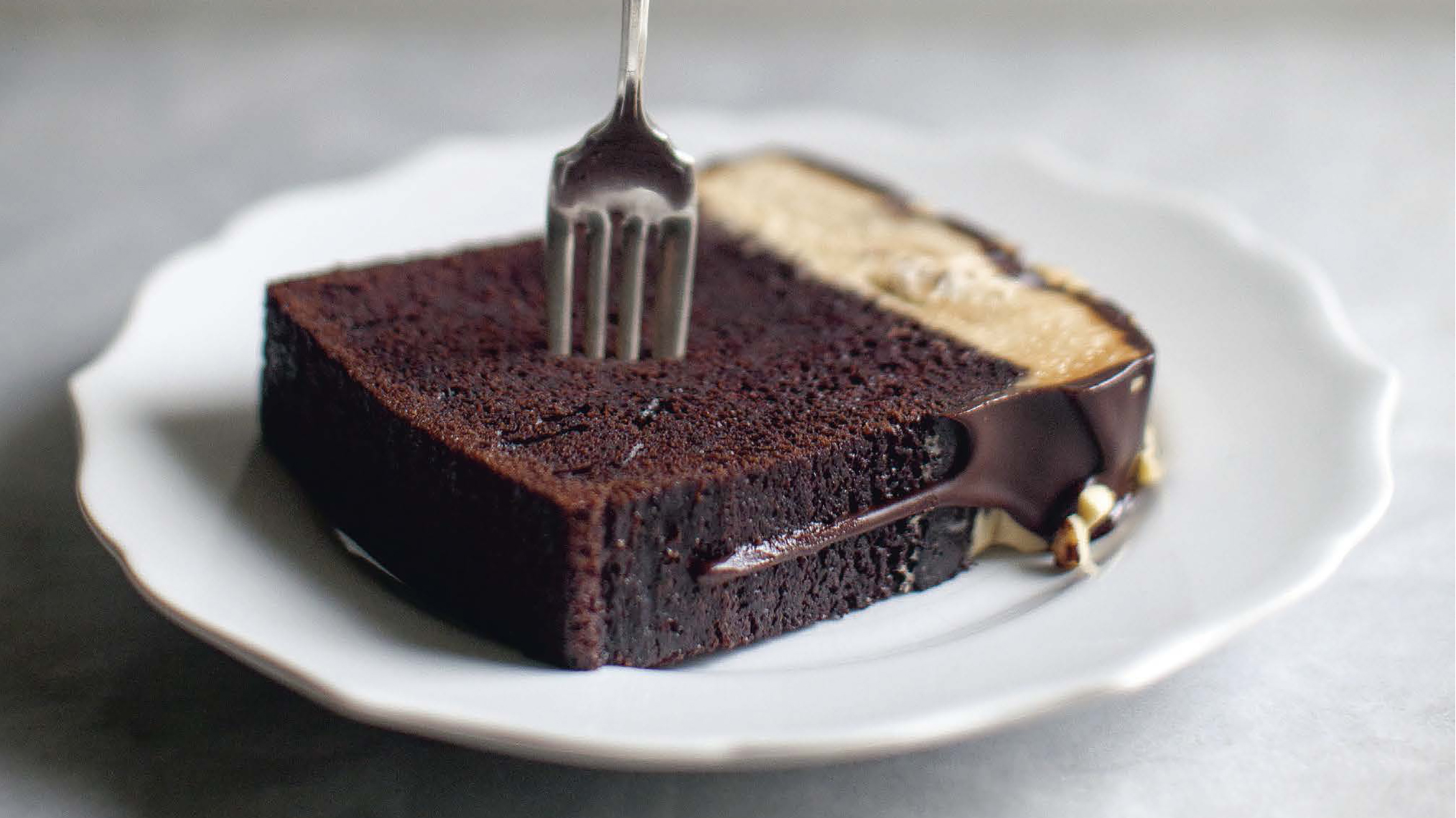 Csokoládé földimogyoró torta