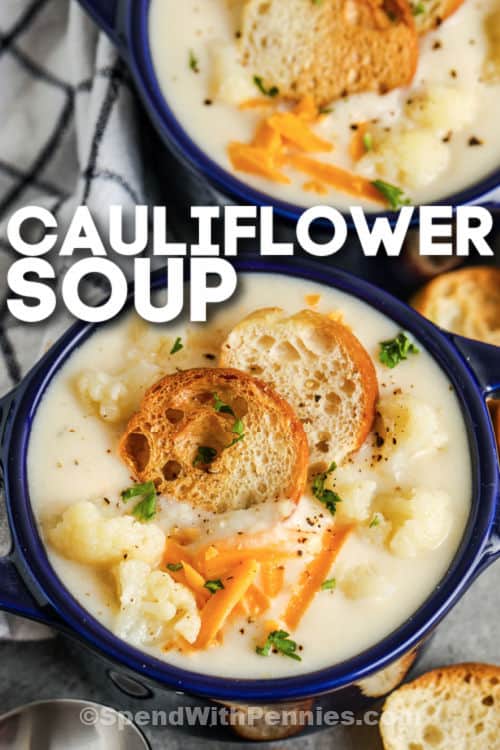 A könnyű 10 összetevőből álló karfiollevesünk pillanatok alatt összeáll, és íze olyan, mint egy álom. Sima és rendkívül krémes leveshez keverje össze a Vitamixet, vagy vaskosan tálalja, a választás az Öné! # költemények # karfiolleves # leves # recept # krém # egészséges # krémes # sajtos # könnyű # burgonya # pörkölt tál könnyű karfiol leves címmel