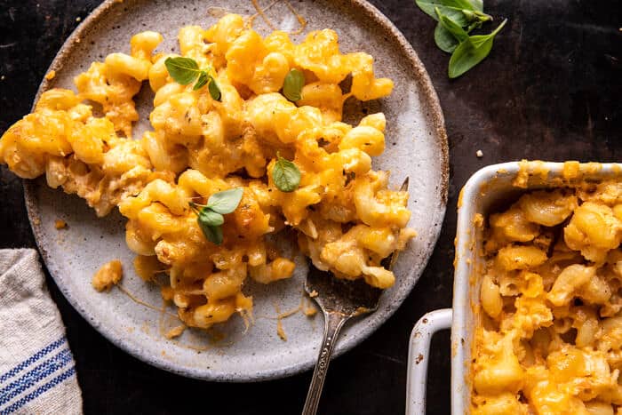 Könnyű déli stílusú sült mac és sajt |  halfbakedharvest.com