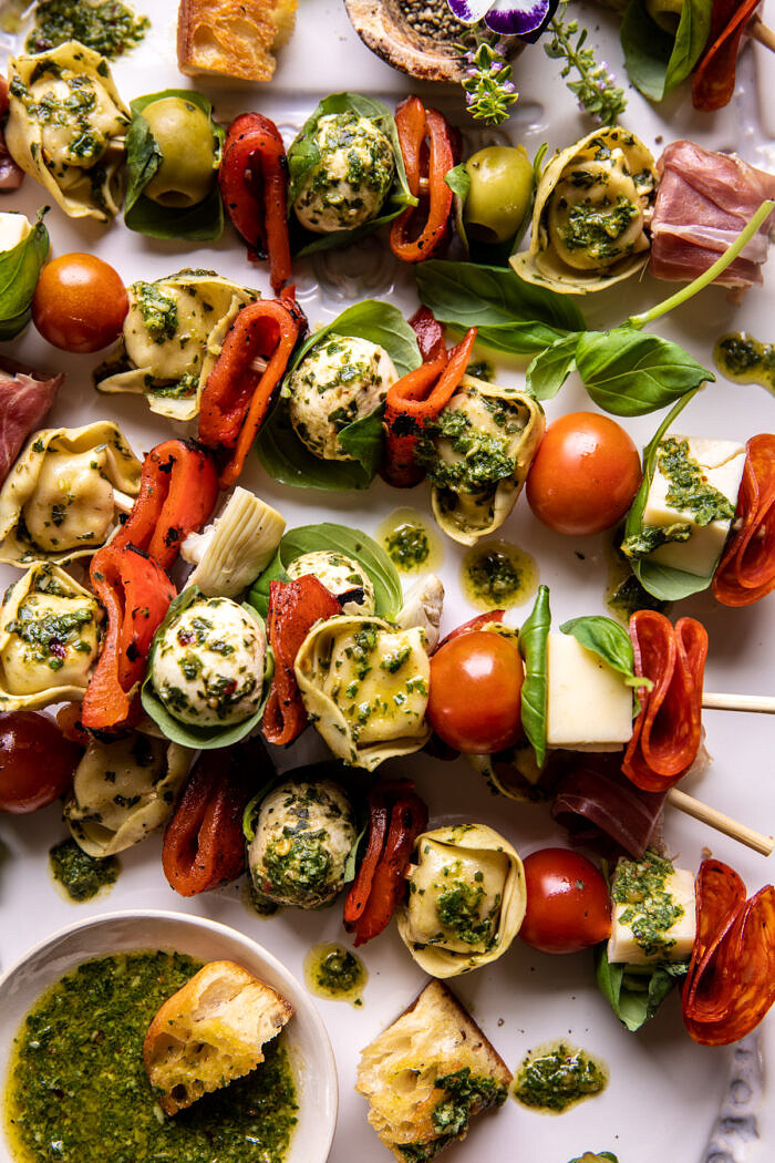 Antipasto Tortellini nyárs citrom bazsalikomos vinigrettel |  halfbakedharvest.com