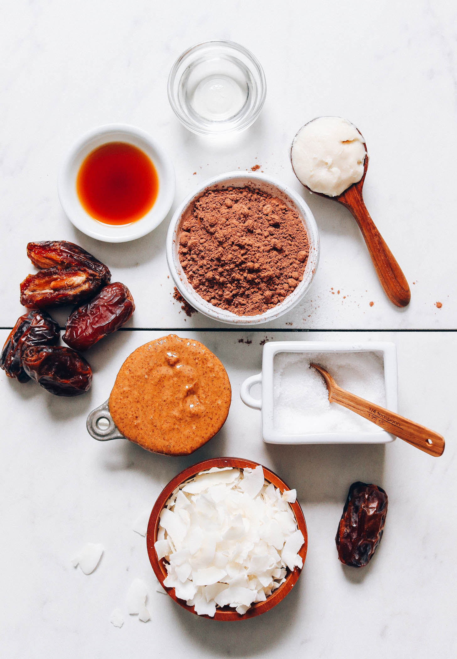 Dátumok, mandulavaj, kókusz, só, kakaópor, kókuszvaj és kókuszolaj