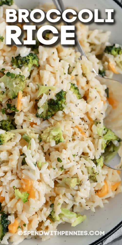 brokkoli rizs és kanál szöveggel