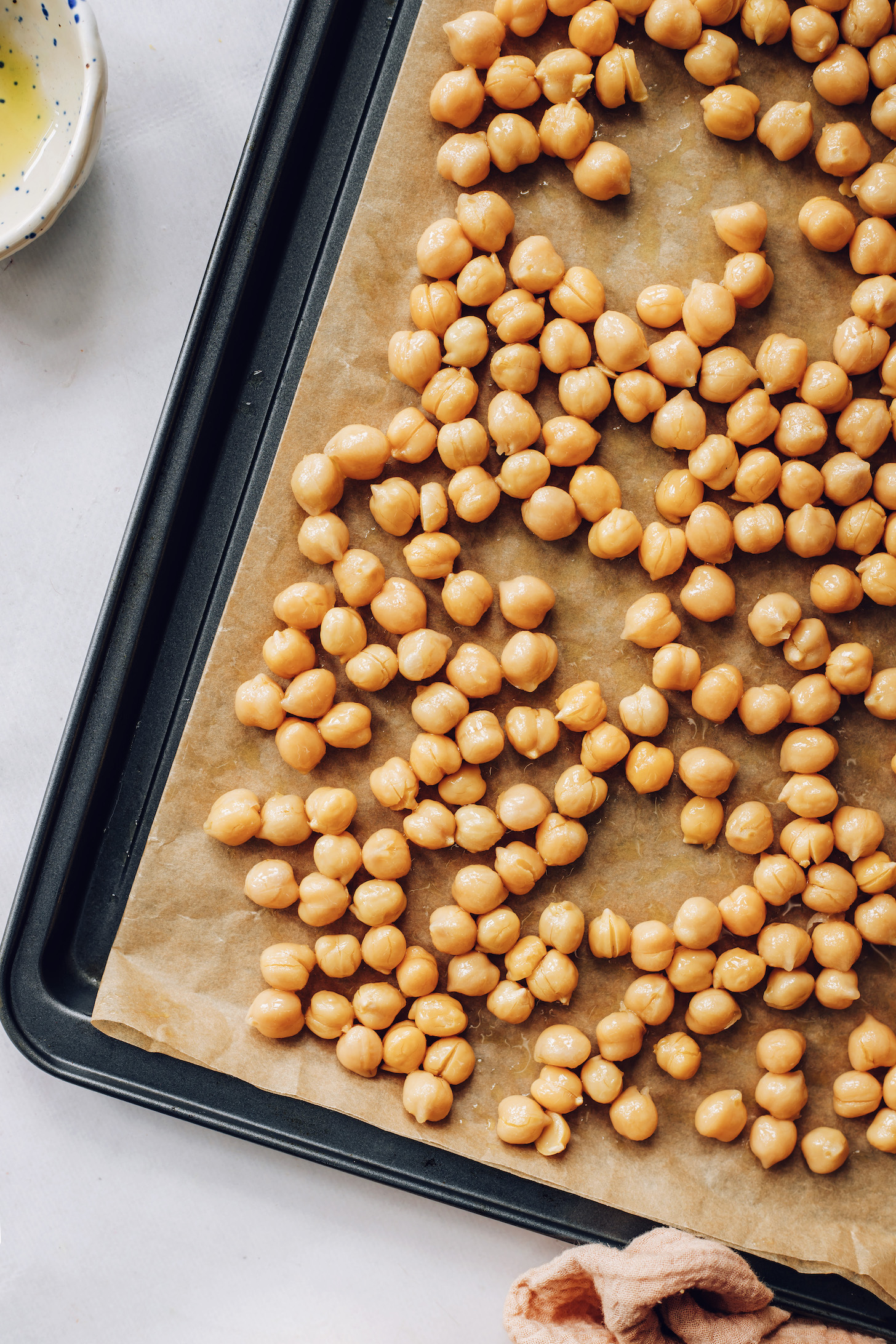 Tepsis csicseriborsó avokádóolajjal