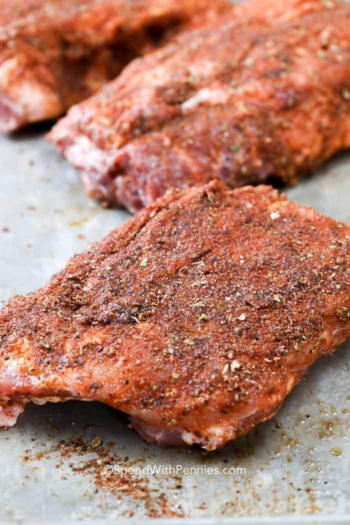 Barbecue bordák a sütőben történő főzés előtt