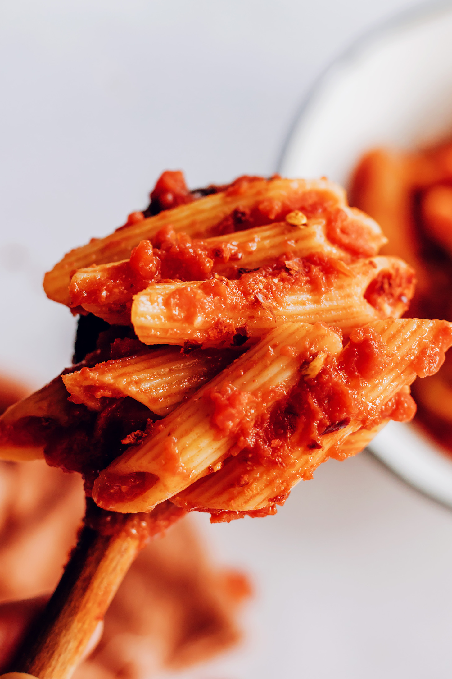 Zár megjelöl szemcsésedik-ból egy falat tészta arrabbiata