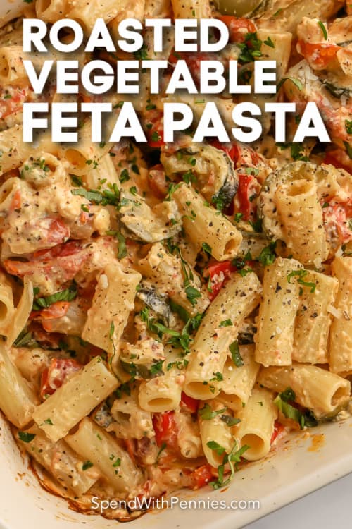 A sült zöldséges feta tészta finom előétel, amelyet szintén nagyon könnyű elkészíteni. Egészséges zöldségekkel megrakva tejszínes feta sajtmártásban, ez egy recept, amelyet kéznél tarthat az utolsó pillanatban vacsoraötletekhez. #spendwithpennies #fetapasta #fetapastarecipe #baked #tomato #tiktok #viral #creay #cherrytomato # easy #onepan #howtomake #oven #baked sült növényi feta tészta serpenyőben szöveggel