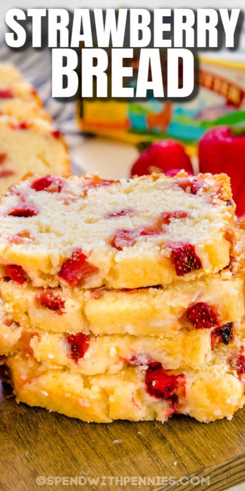 Eper kenyér egy fatáblán, címmel