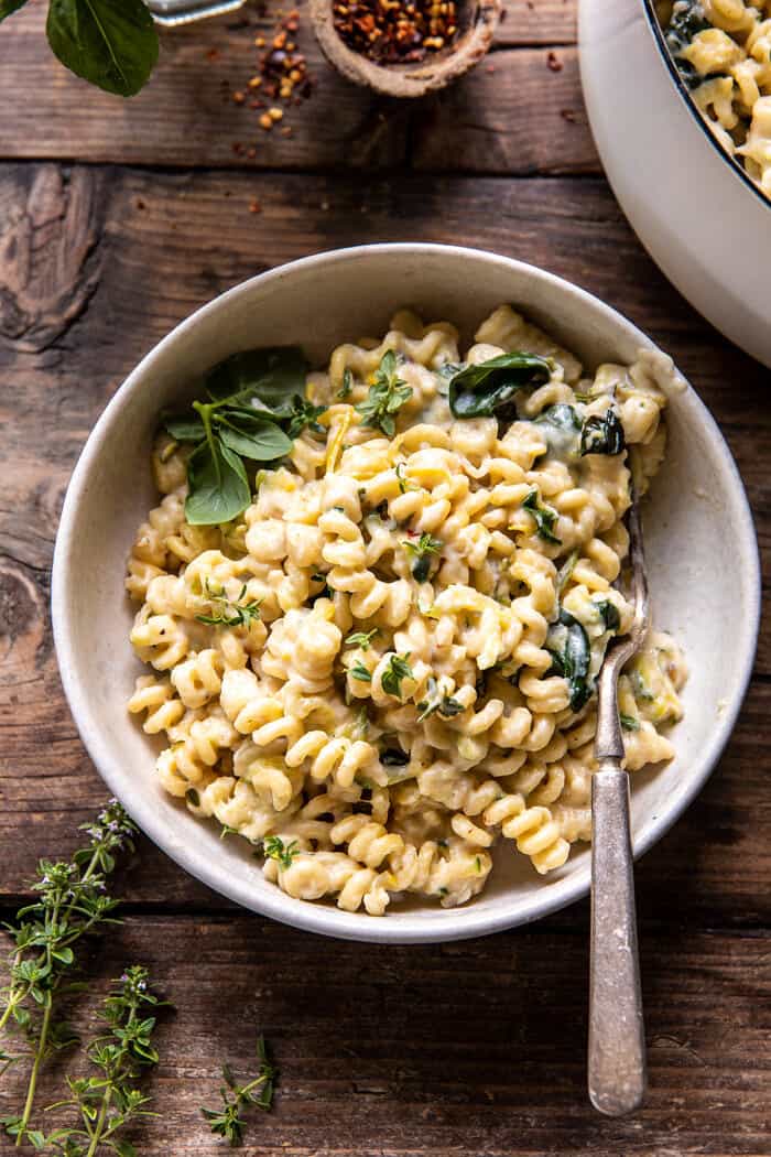 Egy edény citromvaj Ricotta és cukkini tészta |  halfbakedharvest.com