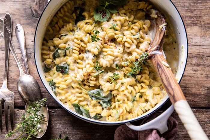 Egy edény citromvaj Ricotta és cukkini tészta |  halfbakedharvest.com