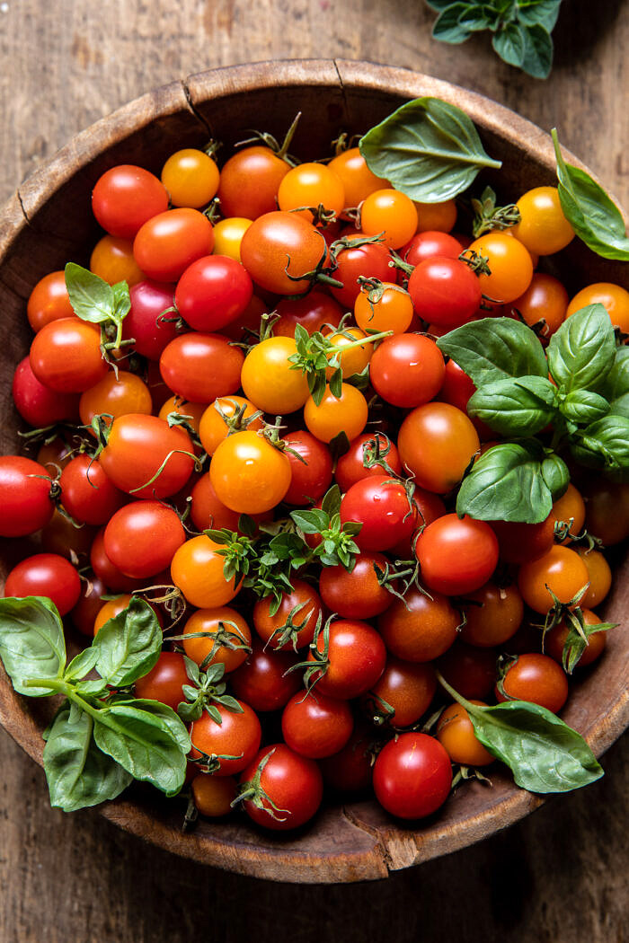 Caprese Pesto Tarts | halfbakedharvest.com Caprese Pesto Tarts | halfbakedharvest.com
