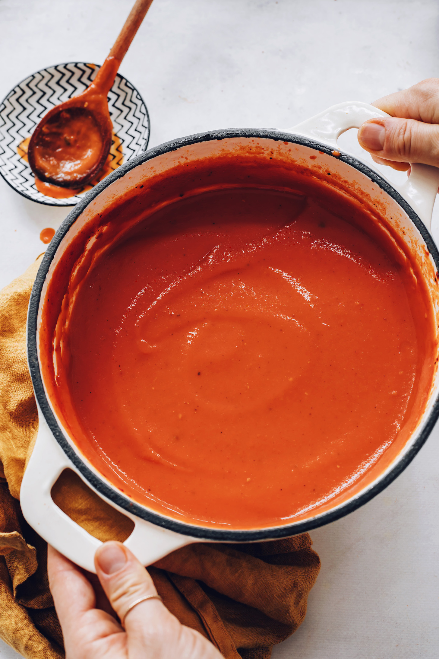 Nagy fazék krémes paradicsomleves