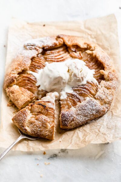 Minden íze almás pite, de a fele a munka.  Ez a fahéjas almagaletta tökéletes egy egyszerű, de finom desszerthez.