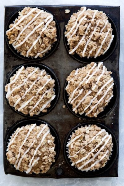 Nedves alma muffin ropogós alma ropogós öntettel.  Például, omg.