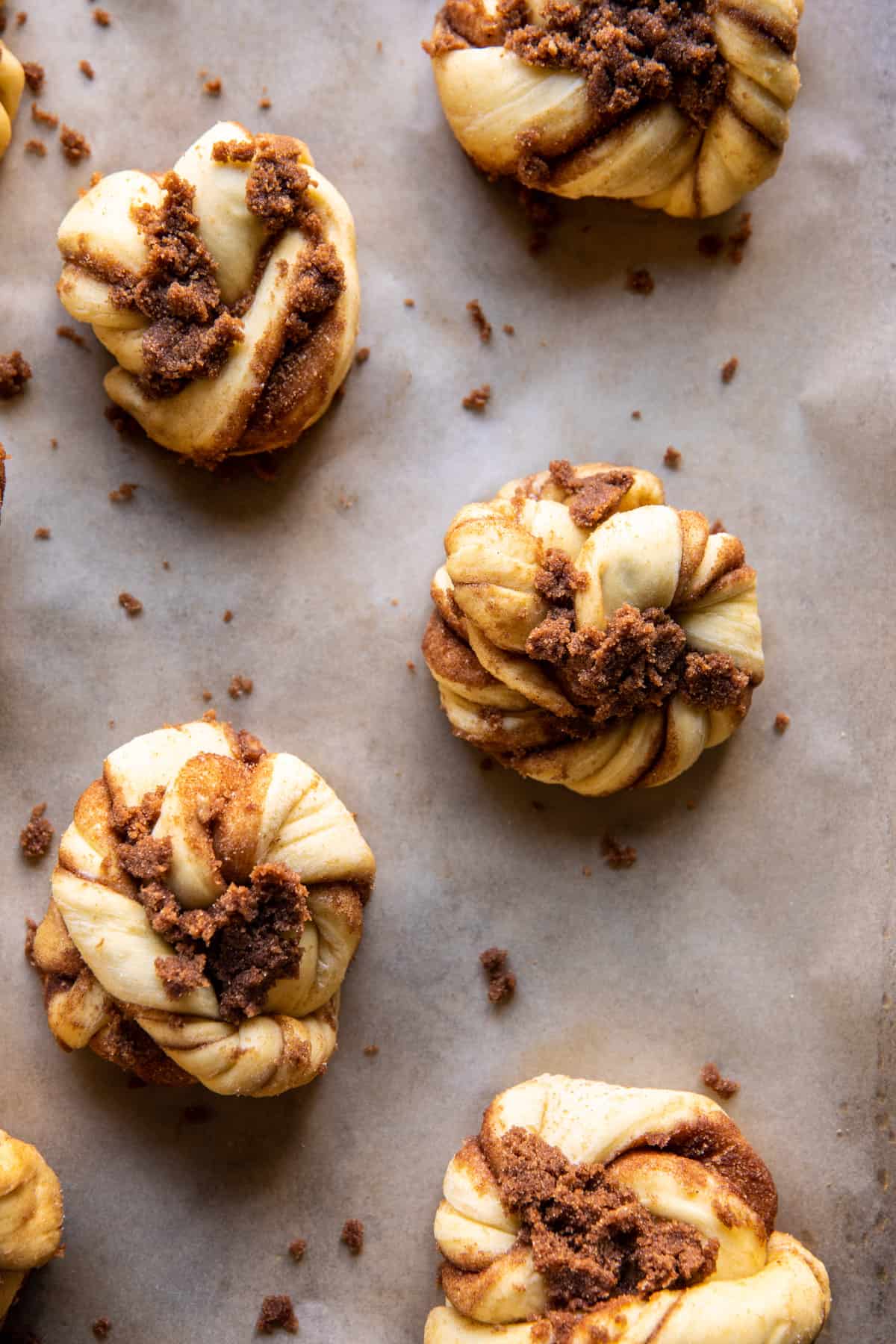 Fahéjcsomók kávécukorral |  halfbakedharvest.com