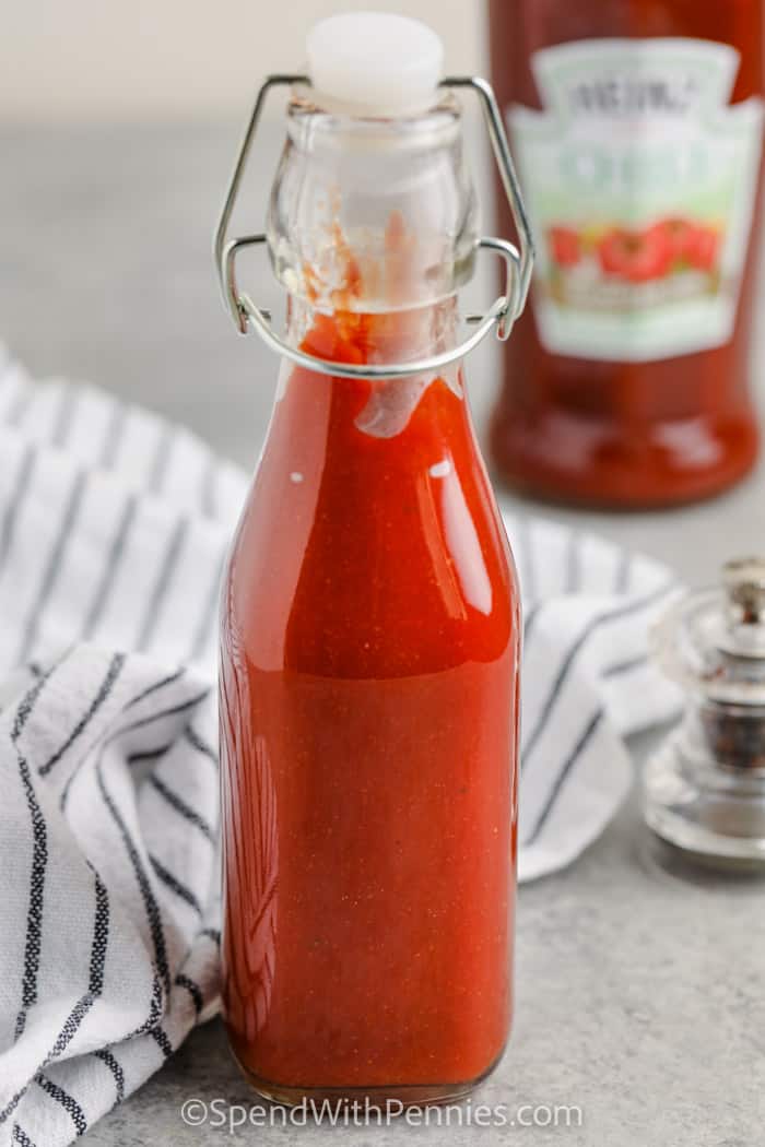 üveg Zesty házi készítésű chiliszósz ketchuppal hátul